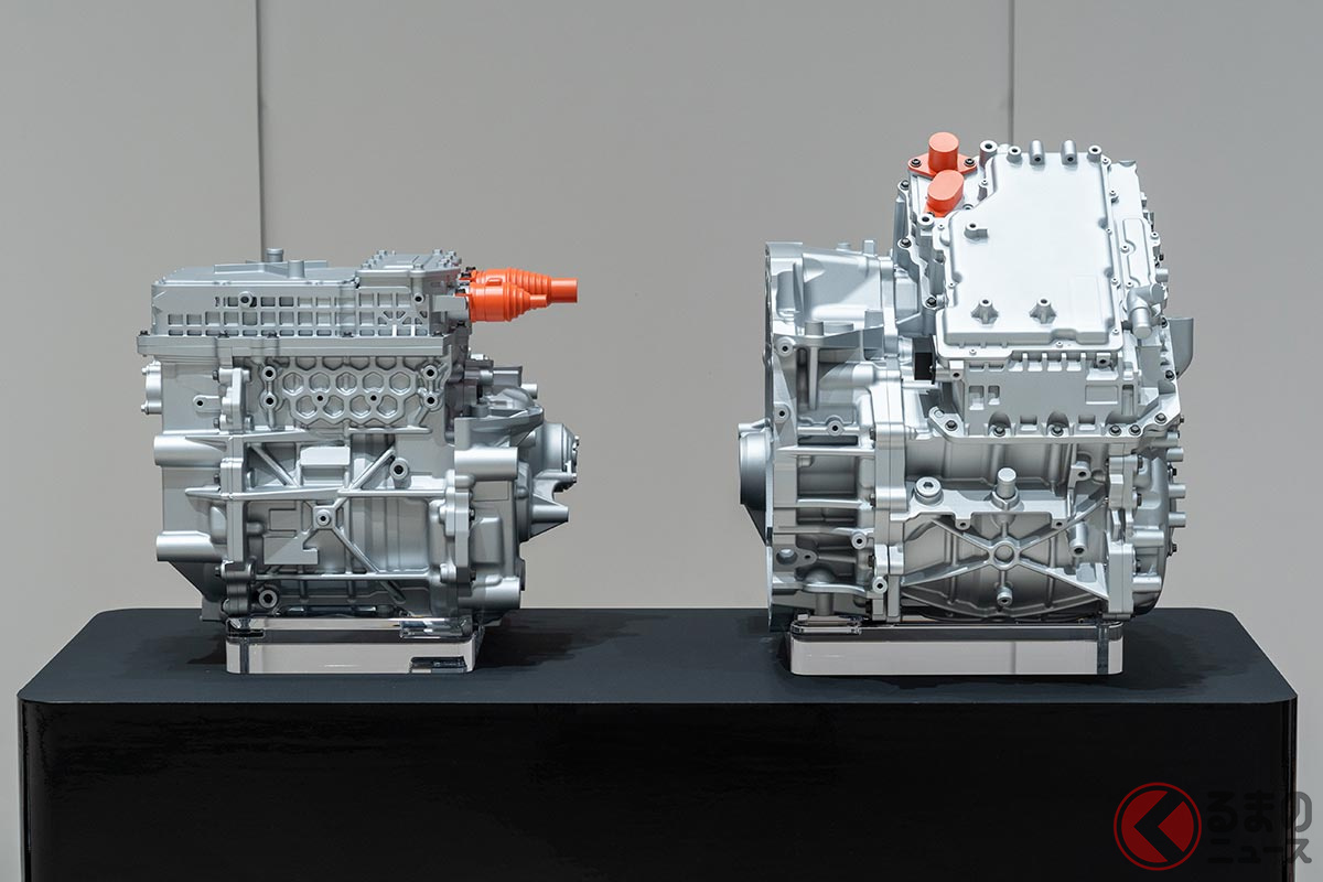 EV用の「3-in-1」(左)とe-POWER用の「5-in-1」(右)