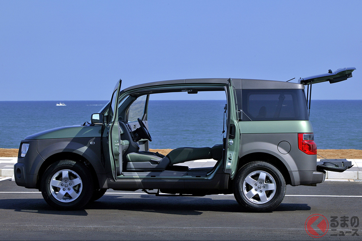 ホンダ「エレメント」に圧倒的な解放感をもたらしていた「センターピラーレスボディ」と観音開きの「サイドアクセスドア」