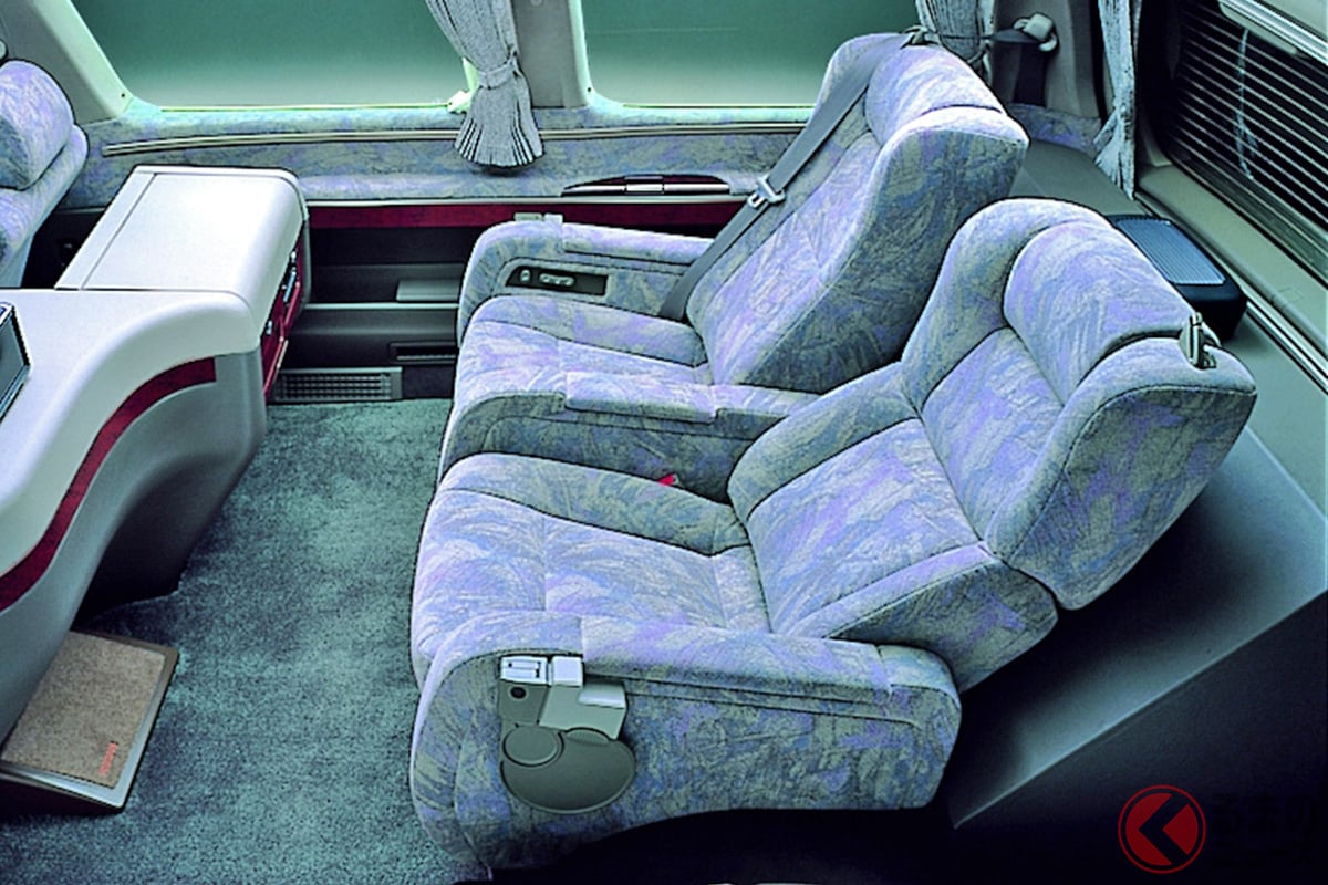 「ファーストクラス」というより「応接間」!? 豪華すぎるシートに驚く日産「エルグランド ロイヤルライン」の内装