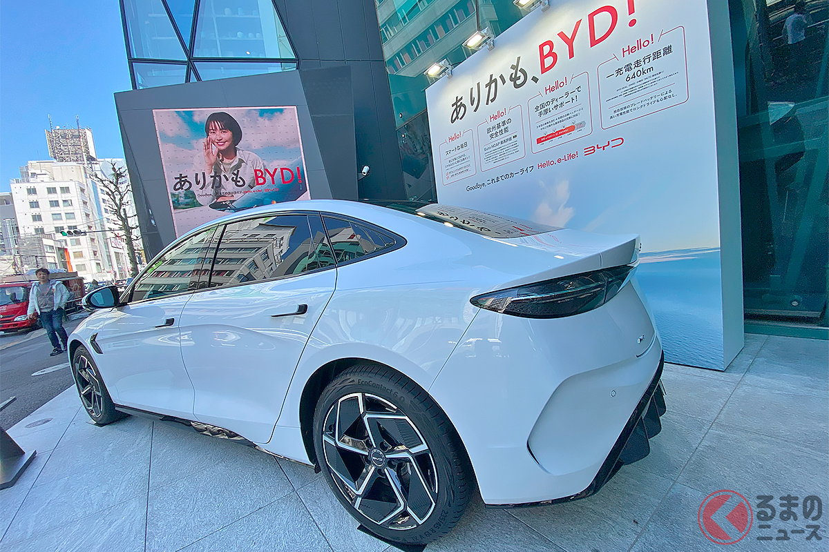 東京・原宿で2024年4月10日より15日まで開催されるブランドイベント「ありかも、BYD Park!」に展示された新型ハイエンドEVセダン「BYD SEAL」