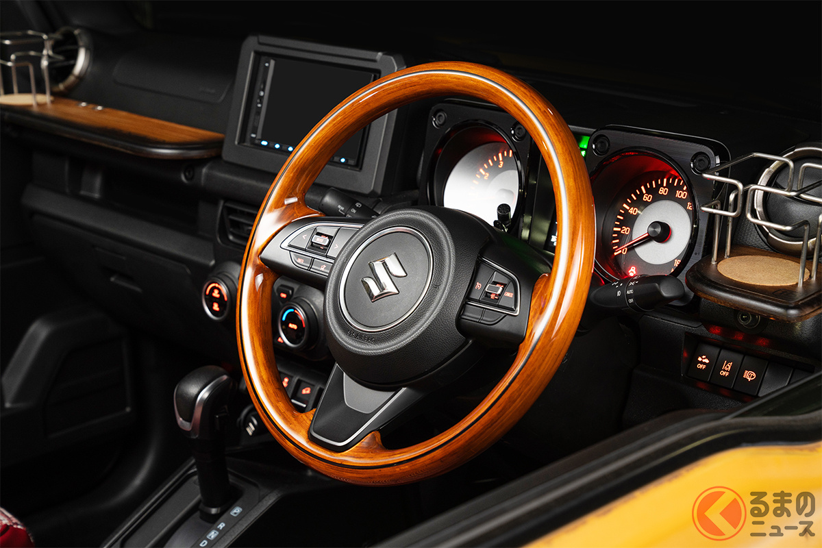 「<trip basket>ALL WOOD Steering Wheel for JIMNY / JIMNY SIERRA」カラー:クラシックオークの装着イメージ