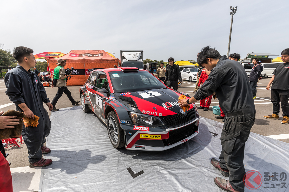 新井大輝/松尾俊亮組のシュコダ・ファビアR5