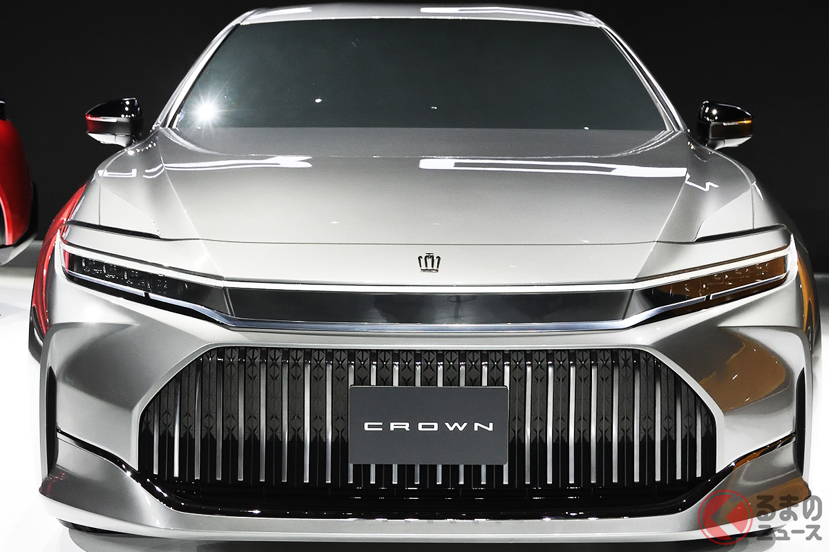 これまで「高級セダン」の代名詞としてあり続けた「クラウン」 16代目は多彩なラインナップ! もはやこれは原点回帰?(画像は16代目に設定されるクラウンセダン)