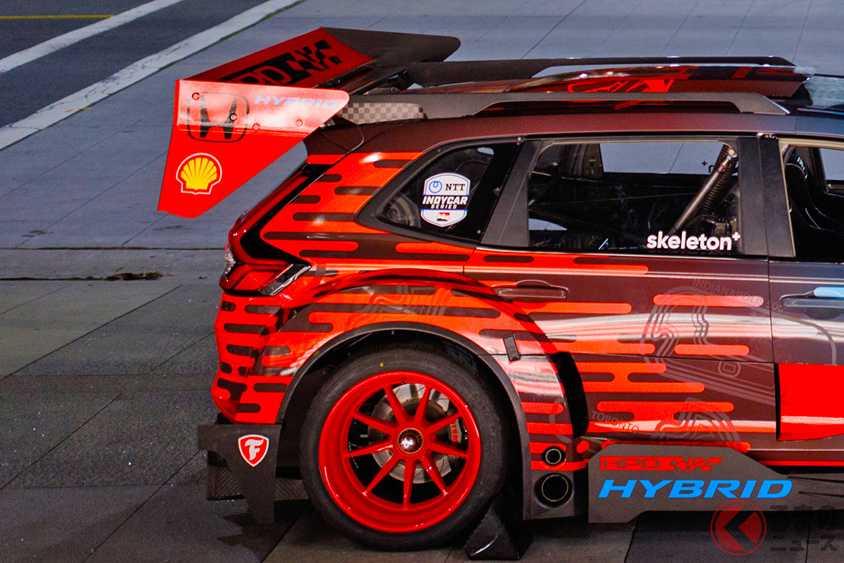 ド派手ウイングの超ド級「CR-V」が爆走!(画像:北米ホンダ公式YouTubeより)