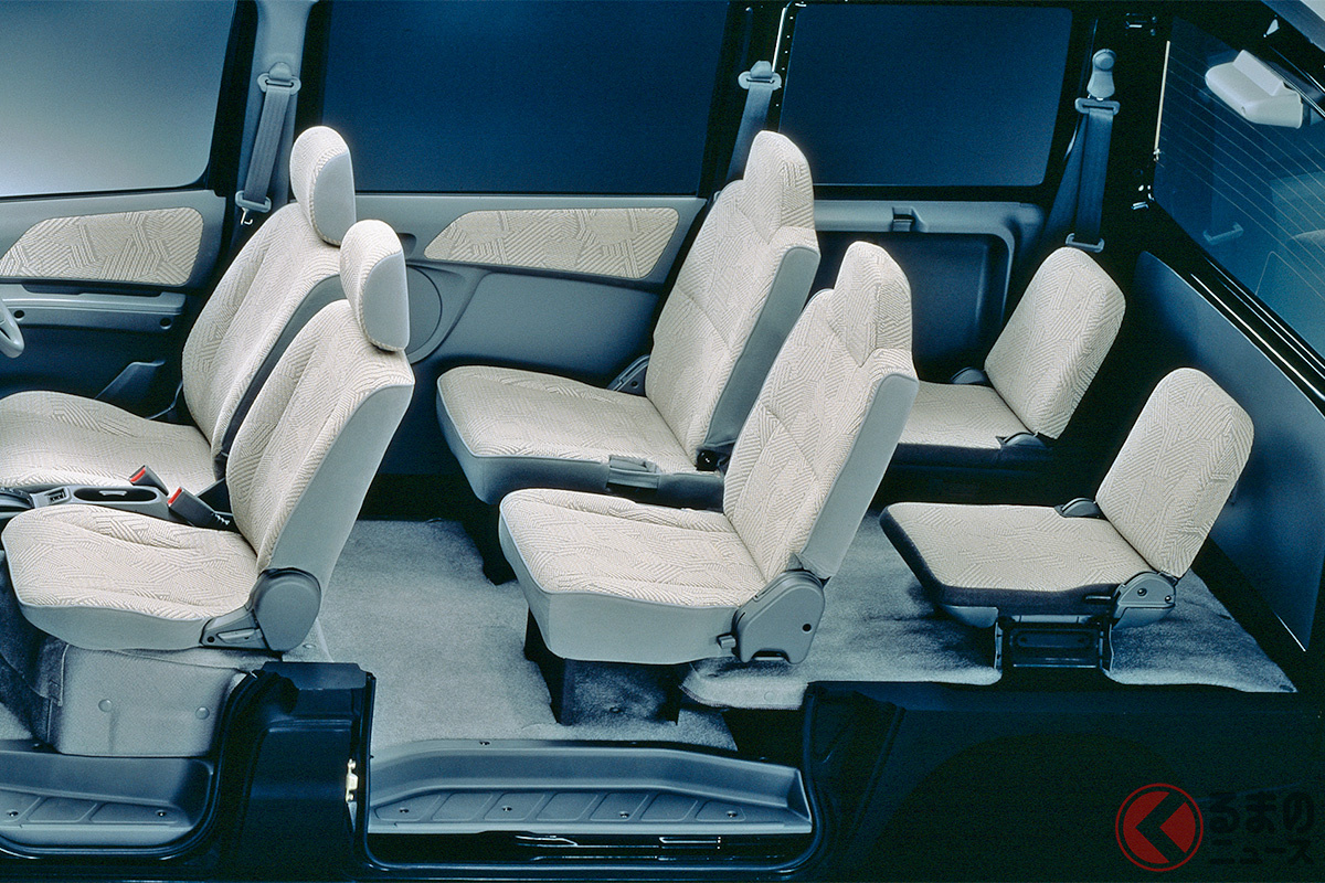 軽ベースのボディ内に超狭小な3列シートを成立! 三菱「タウンボックスワイド」の室内