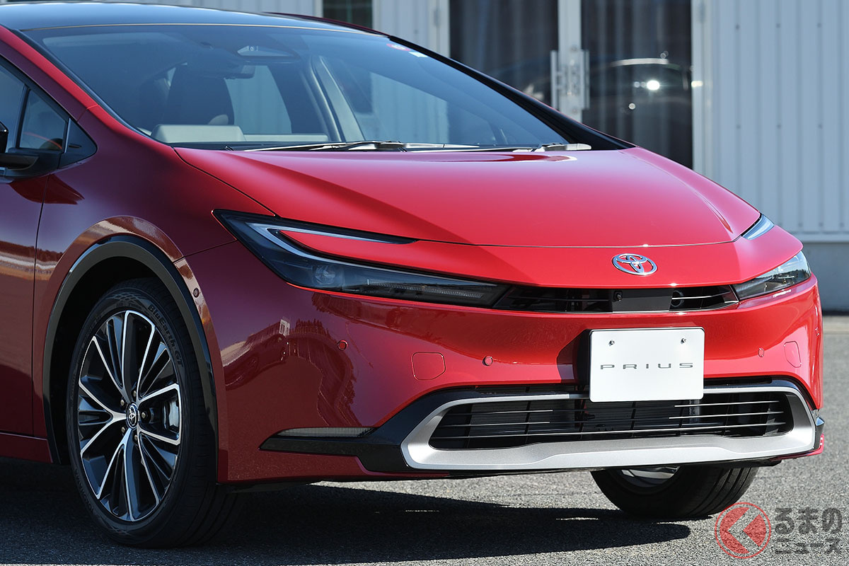 シュッとしたフォルムが新型「プリウス」の特徴のひとつ