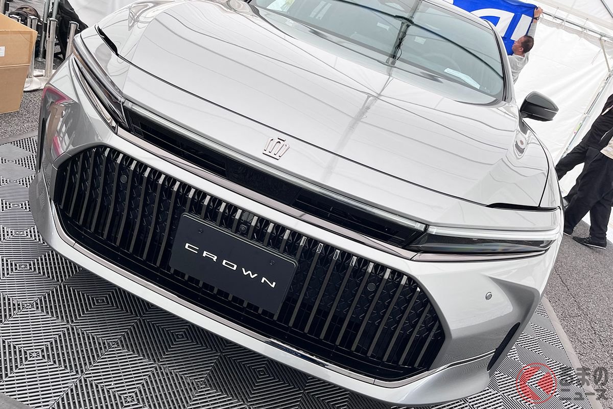 ついに間近でトヨタ新型「クラウンセダン」を見れるチャンス!