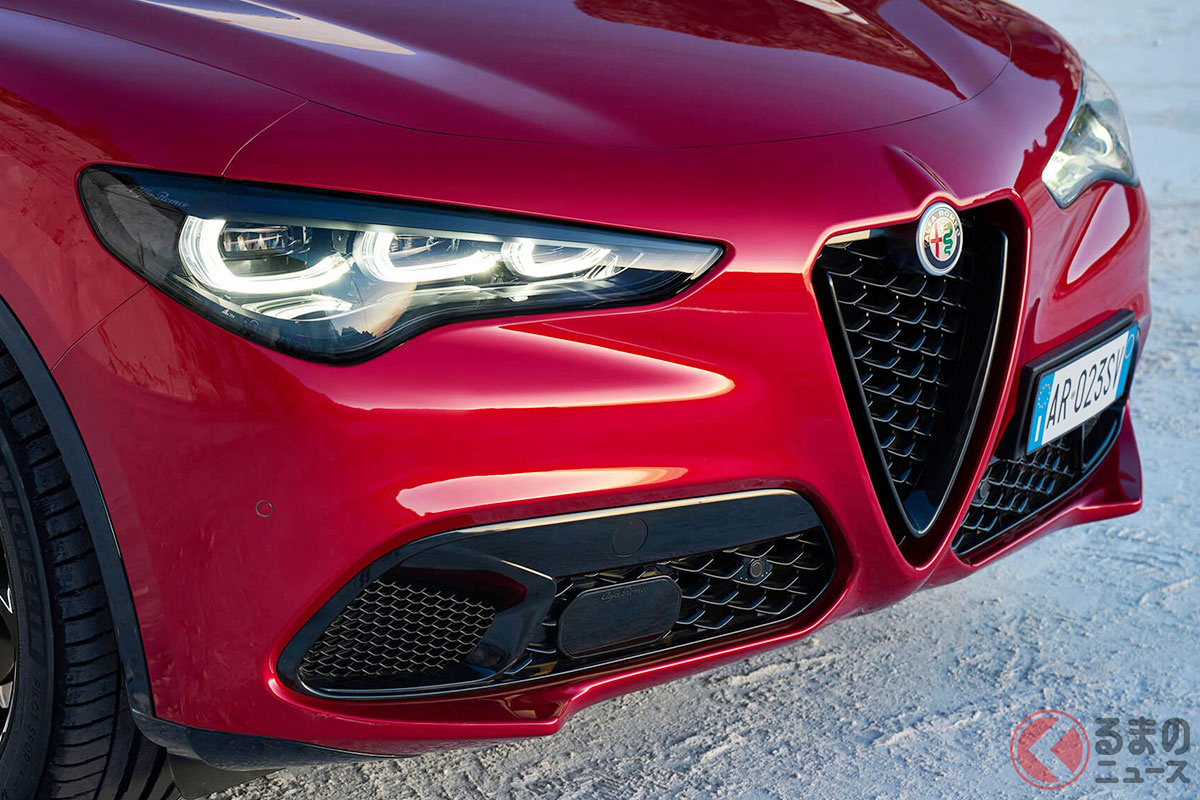 新デザインになったアルファロメオ「ステルヴィオ」