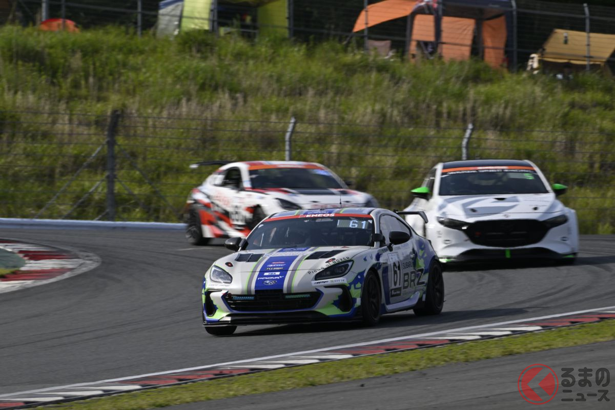 GR86 CNF concept/BRZ CNF Conceptは抜きつ抜かれつのバトルを続け…ここに割って入るのがMAZDA 3 Bio