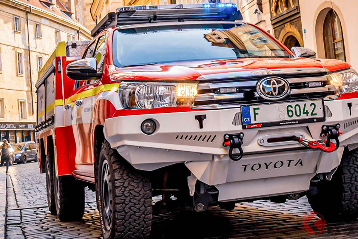 トヨタ「ハイラックス」を6輪化したProspeed「ハイロード」