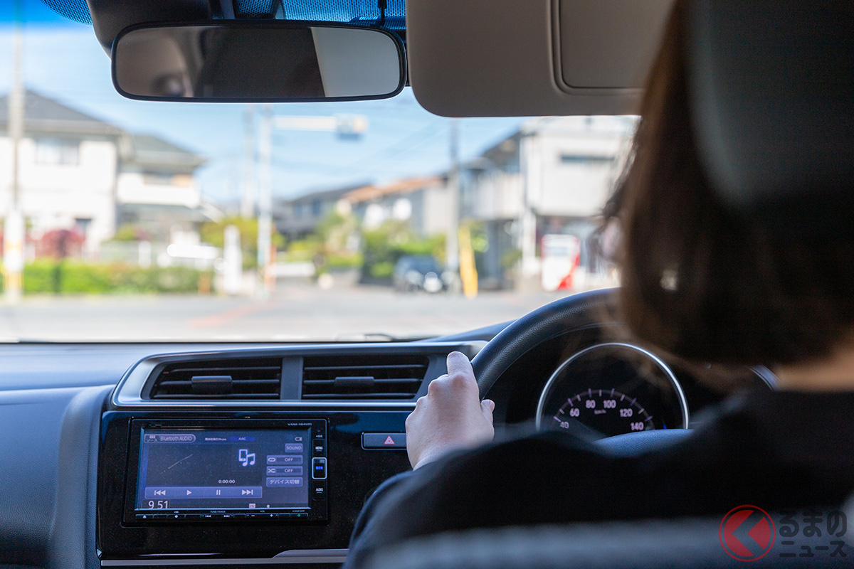 オーロラフィルムのアリ・ナシでは運転席からの見え方が大きく異なるので注意が必要!