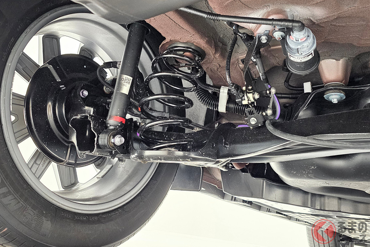 こだわり抜いた足回りを採用する新型LBX