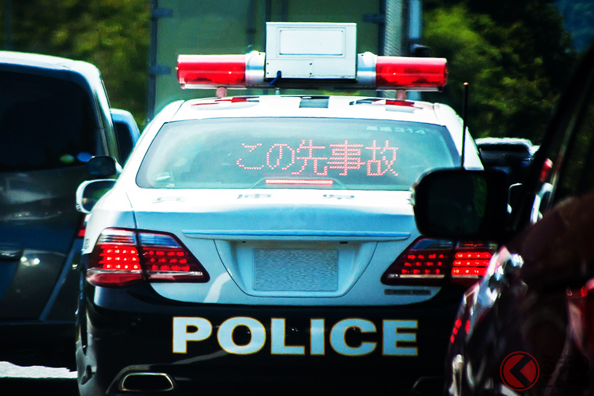 一般的にパトカーが緊急車両となるのは「赤色灯&サイレン」の使用が条件となりますが…実は都道府県により異なるようです