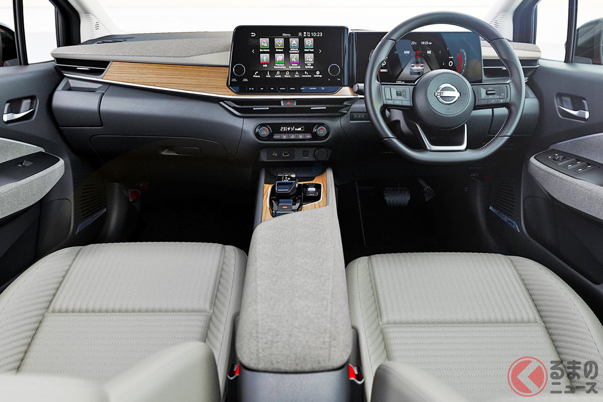 日産コンパクトに上級車種並みの高級内装を採用