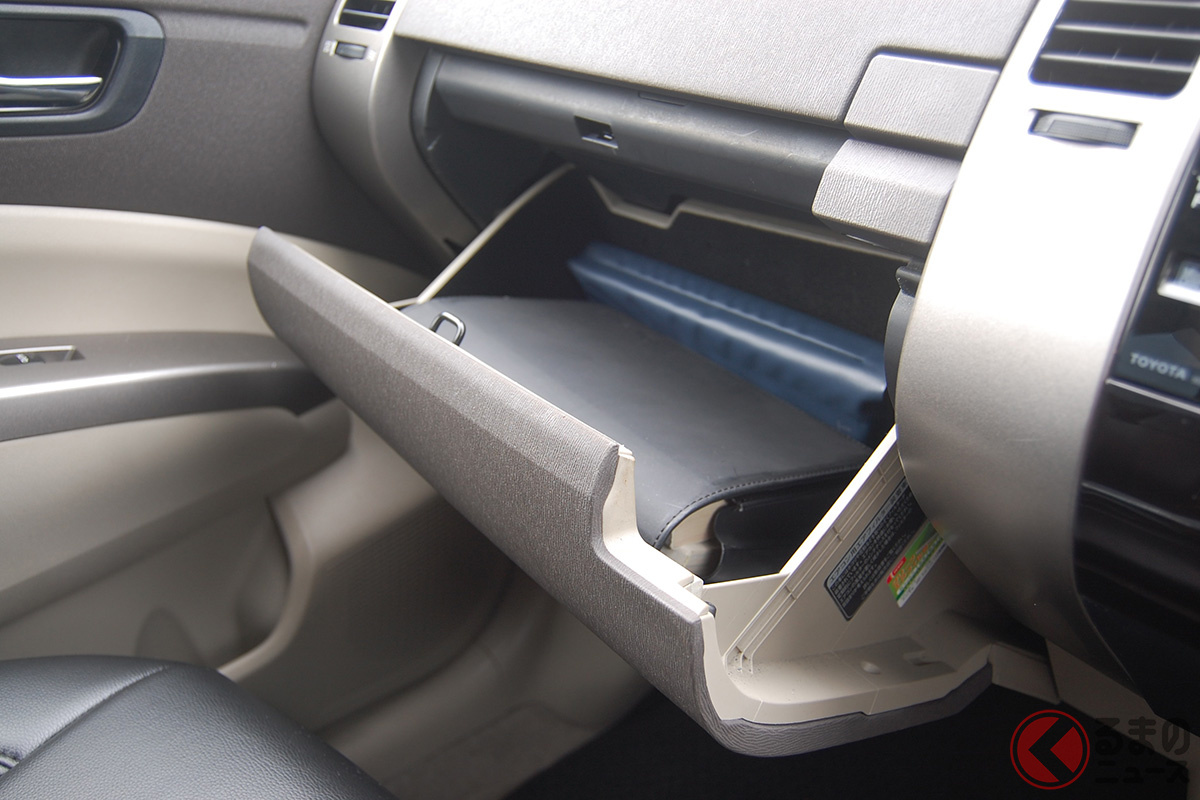 意外とグローブボックスに収納されていることもある