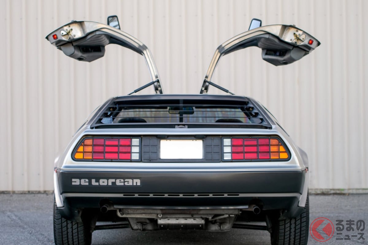 映画「バック・トゥ・ザ・フューチャー」に登場した「デロリアン」は未来の技術でまさに「空飛ぶクルマ」になっていた