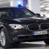 最強レベルの武器から要人を守る「防弾車」がスゴい！ G7で活躍した“旧型BMW”の正体は？