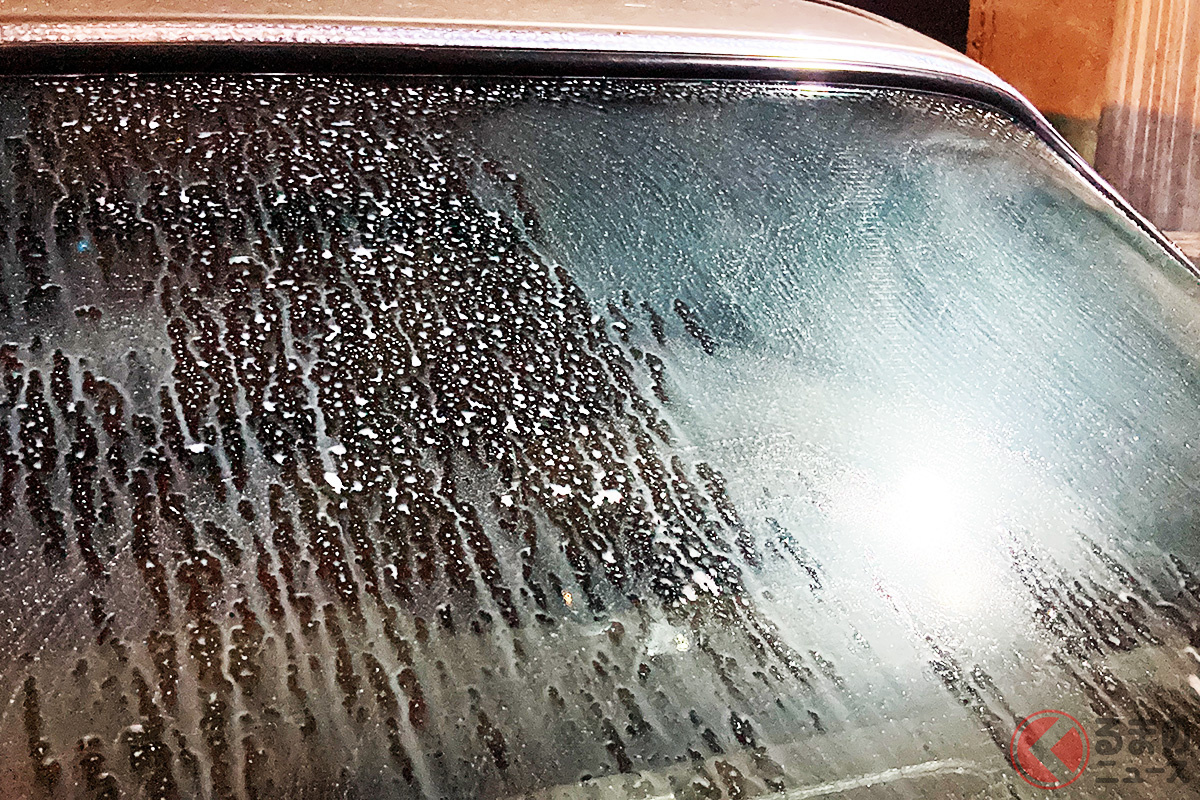 油膜を除去するだけでなく雨染みや水垢も除去できる