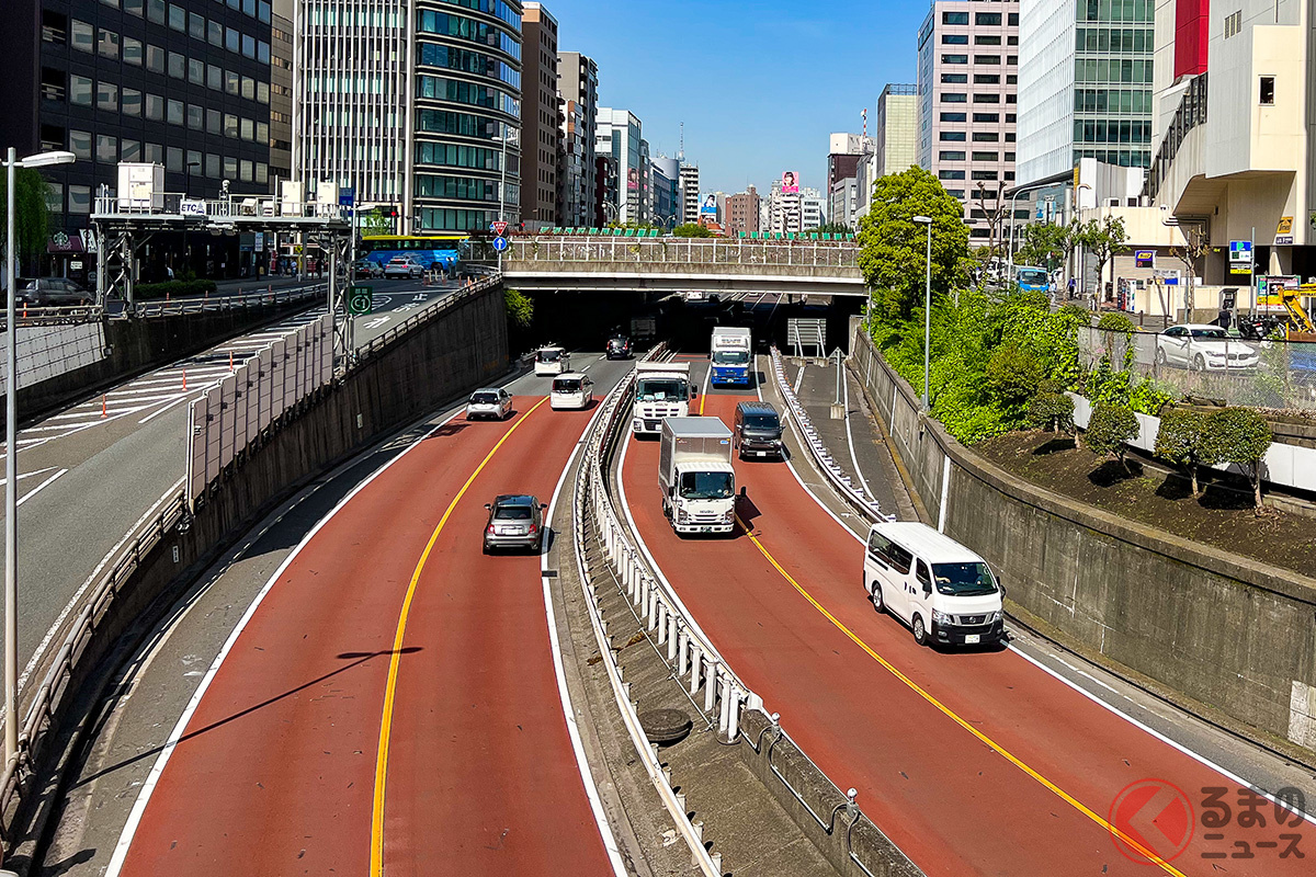 首都高には「追越し車線がない?」 なら右車線を走り続けても違反にはならない? 実はそんなことはなかった!