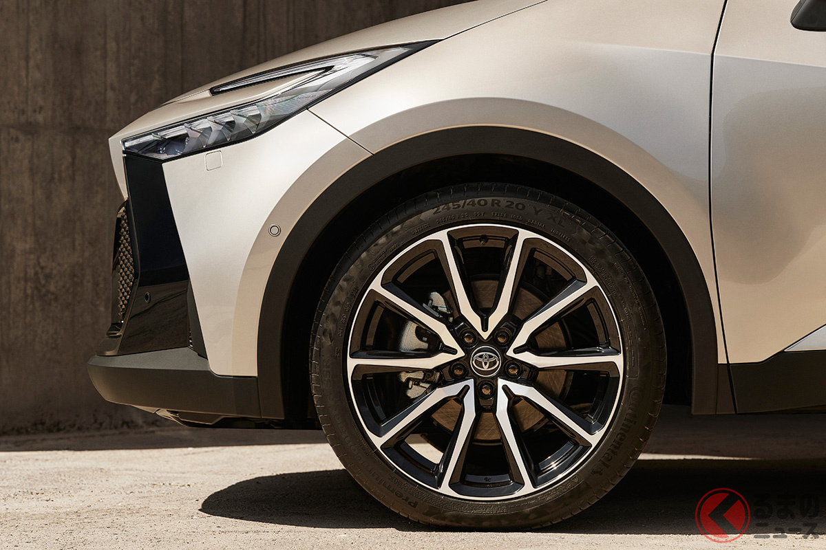 トヨタ新型「C-HR」