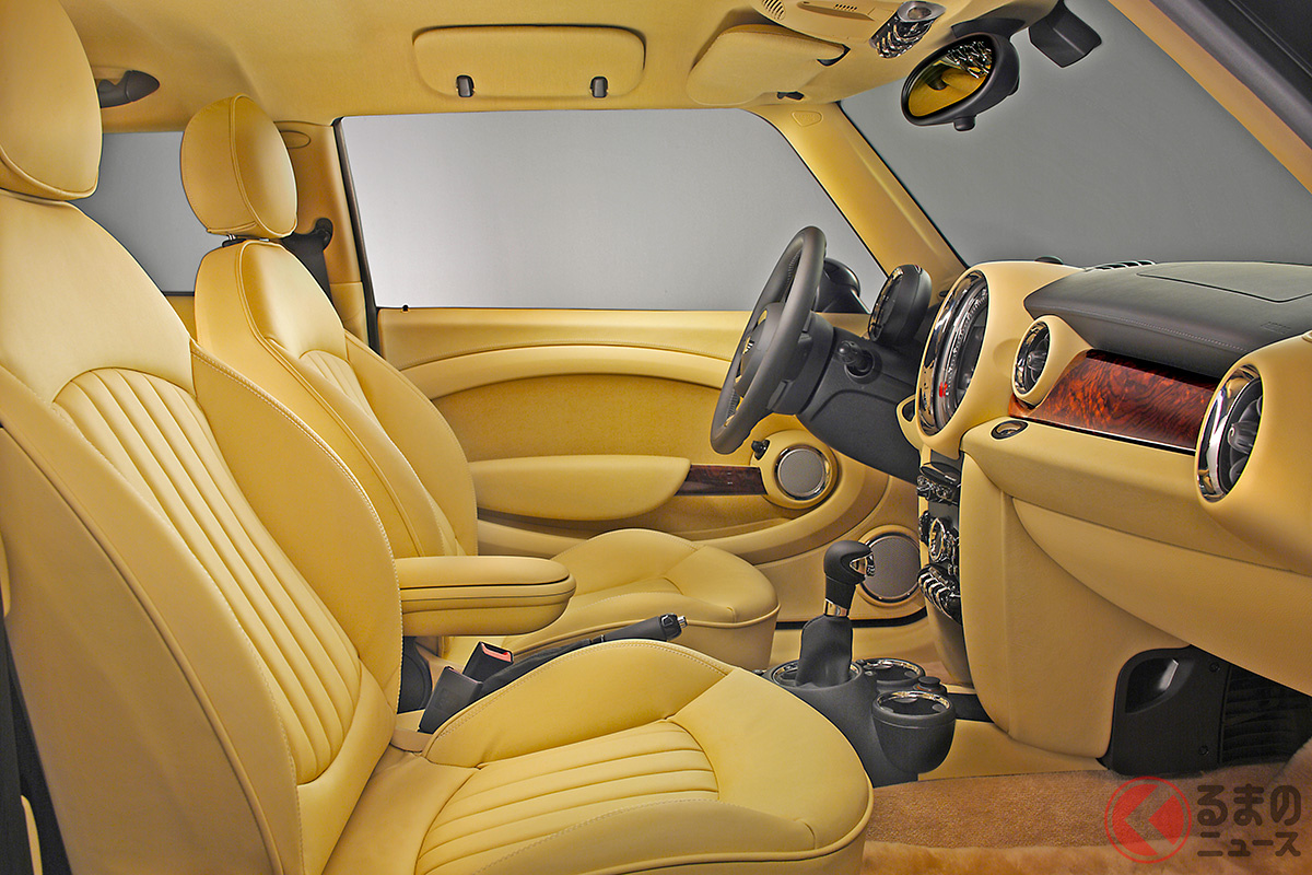 「最高級内装」装備で570万円!