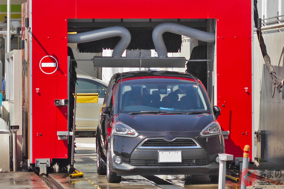 近年はブラシを用いずボディに優しい洗車機も登場(画像はイメージ)