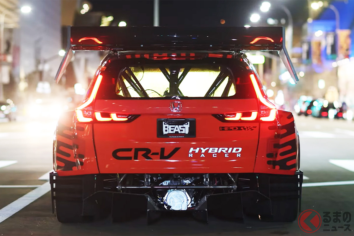 ほぼ手作りなド派手ウイングとワイドボディがスゴい!(画像:北米ホンダ公式YouTubeより)