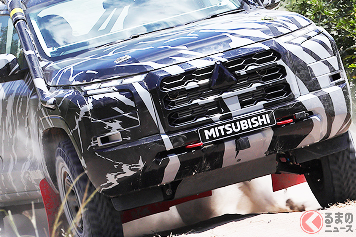 悪路を爆走! 三菱のピックアップトラック新型「トライトン」をベースにした競技マシンのテスト車両