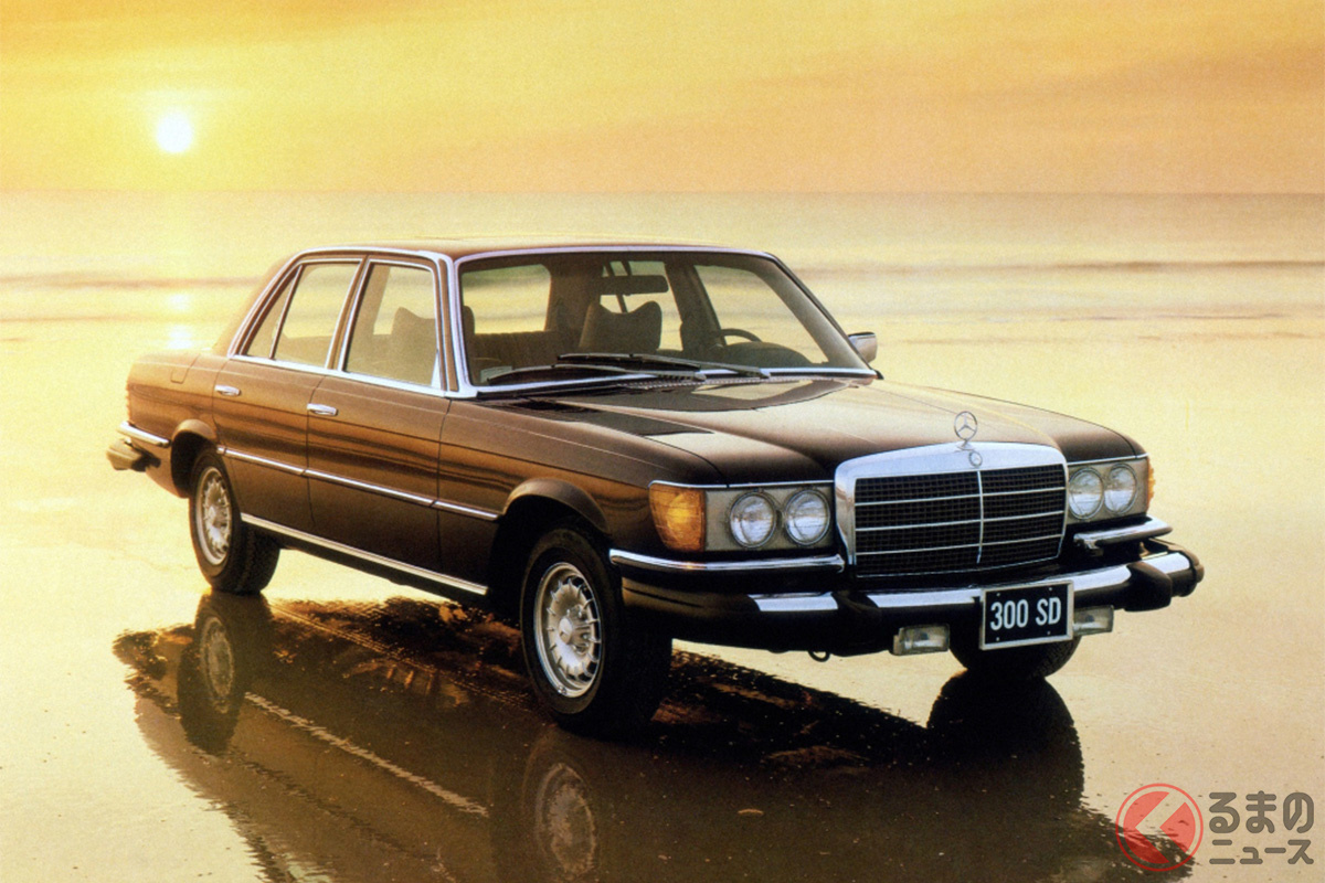 この無骨さがむしろ「新鮮」!? 写真の「Sクラス」をはじめ、1970年代のメルセデス・ベンツも巨大なバンパーに。規格品の丸いヘッドライトとともに、北米仕様独自の表情を作っていました