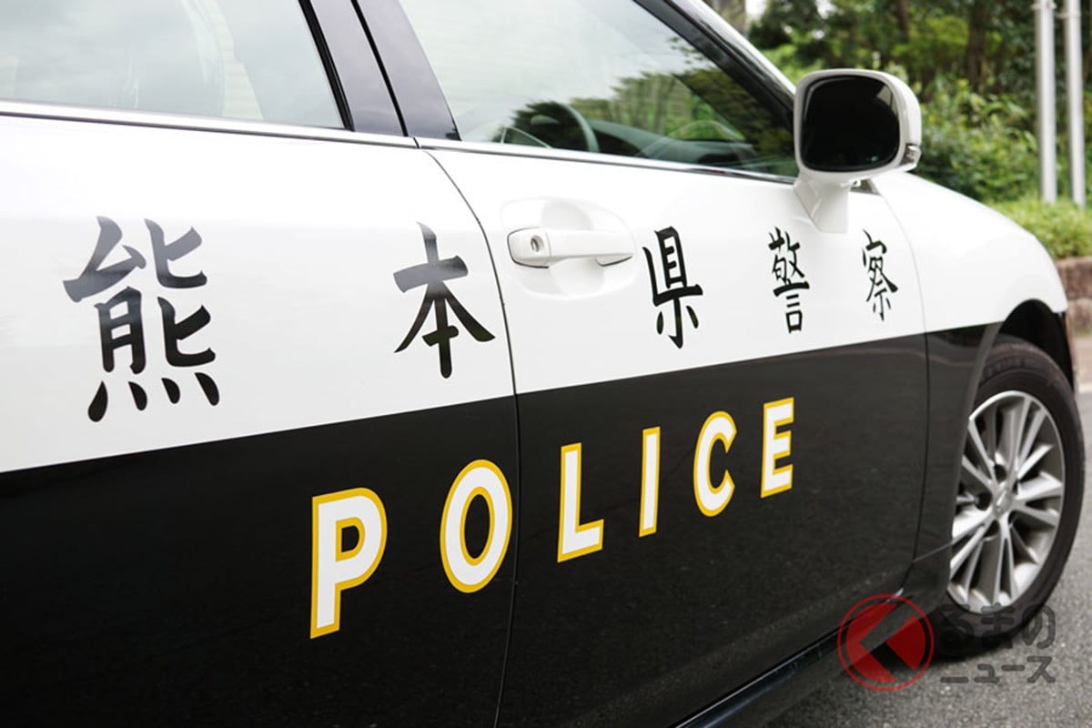 熊本県警のパトカーには全国で唯一の「手書き文字」が使われている…なぜ？（写真：加藤博人）
