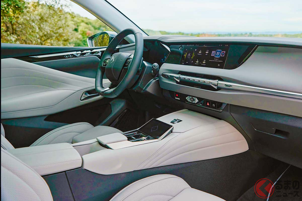 特別仕様車「DS4 エスプリ・ド・ヴォヤージュ」