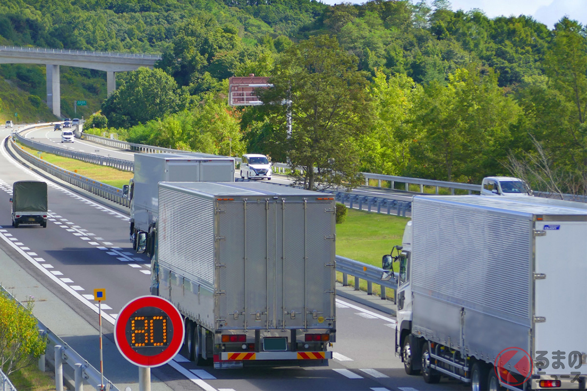 高速道路でしばしば遭遇する、大型車同士の「ゆっくり追い越し」［画像はイメージです］