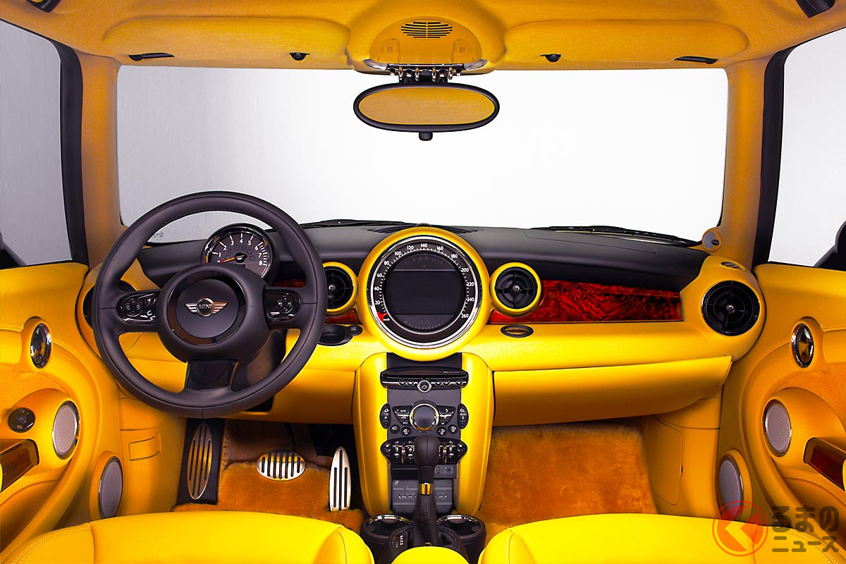 まるで「ロールスロイス」な最高級内装!