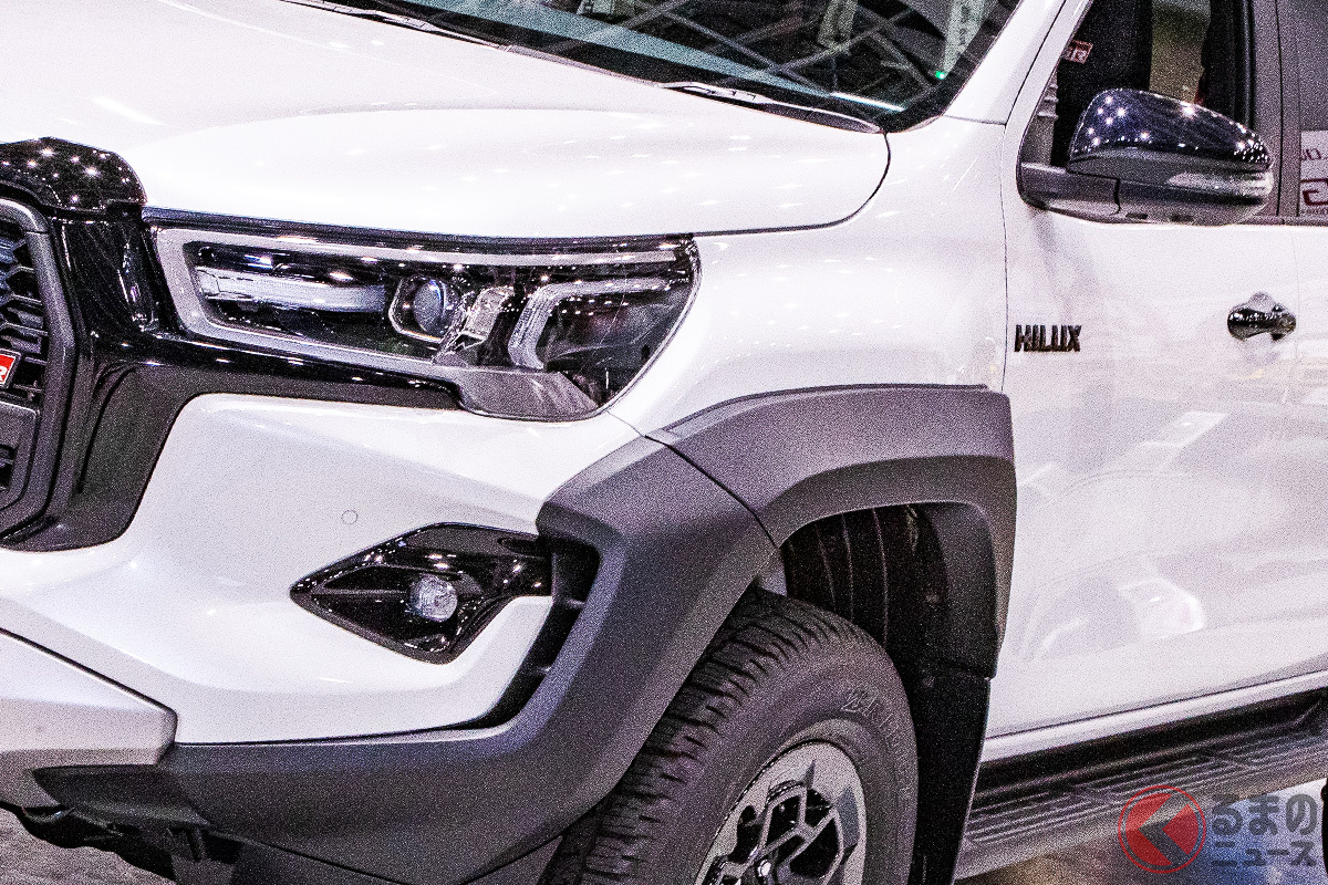 謎のハイラックスが展示されていた… その正体は?