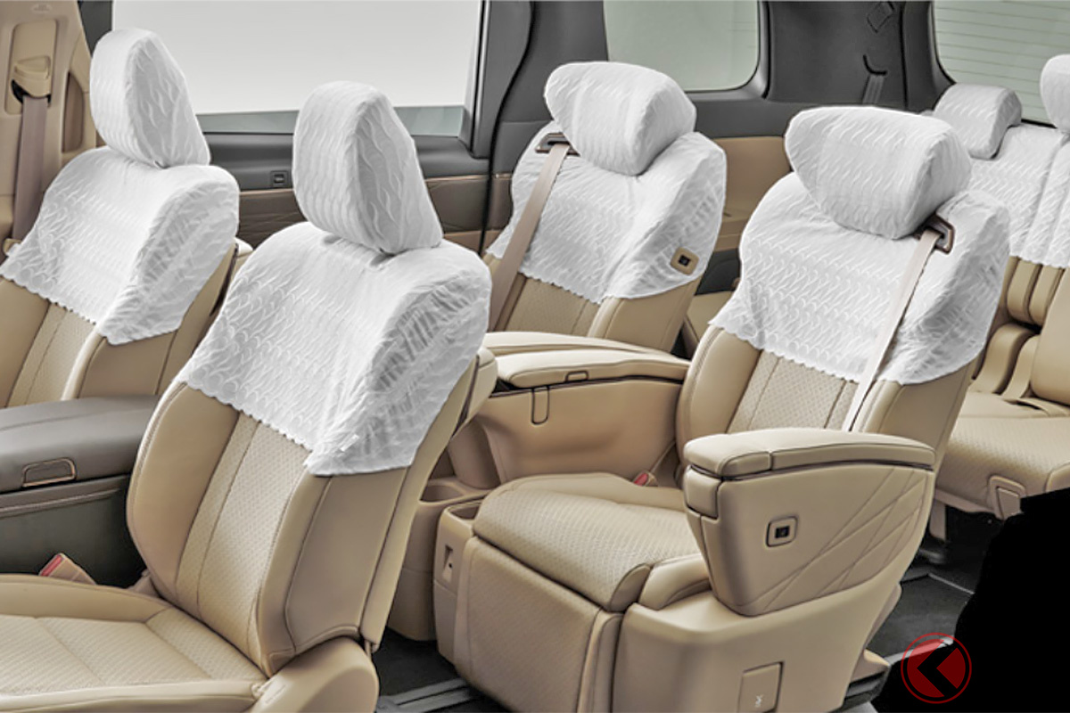 もはや「懐かしい」! 2023年6月に発売されたトヨタ 新型「アルファード/ヴェルファイア」にも設定されたレース生地の「ハーフシートカバー」(7万3700円)