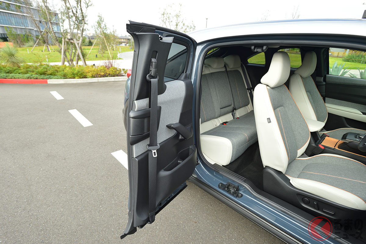 現代では珍しいドアの開き方となるマツダの「フリースタイルドア」