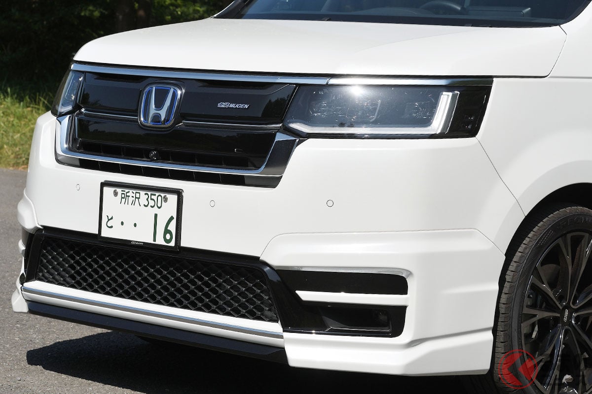 無限パーツを装着したホンダ「ステップワゴン スパーダ」