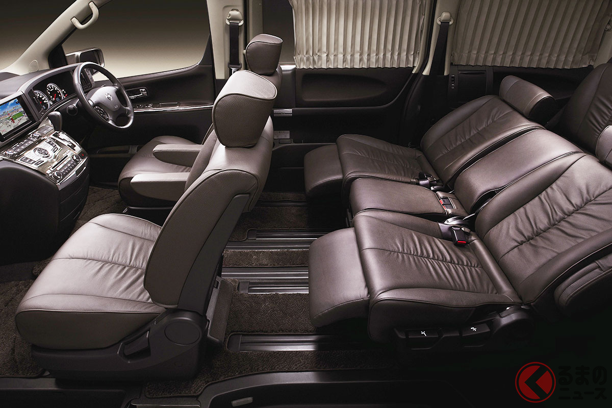 豪華な内装が特徴の日産2代目「エルグランド」