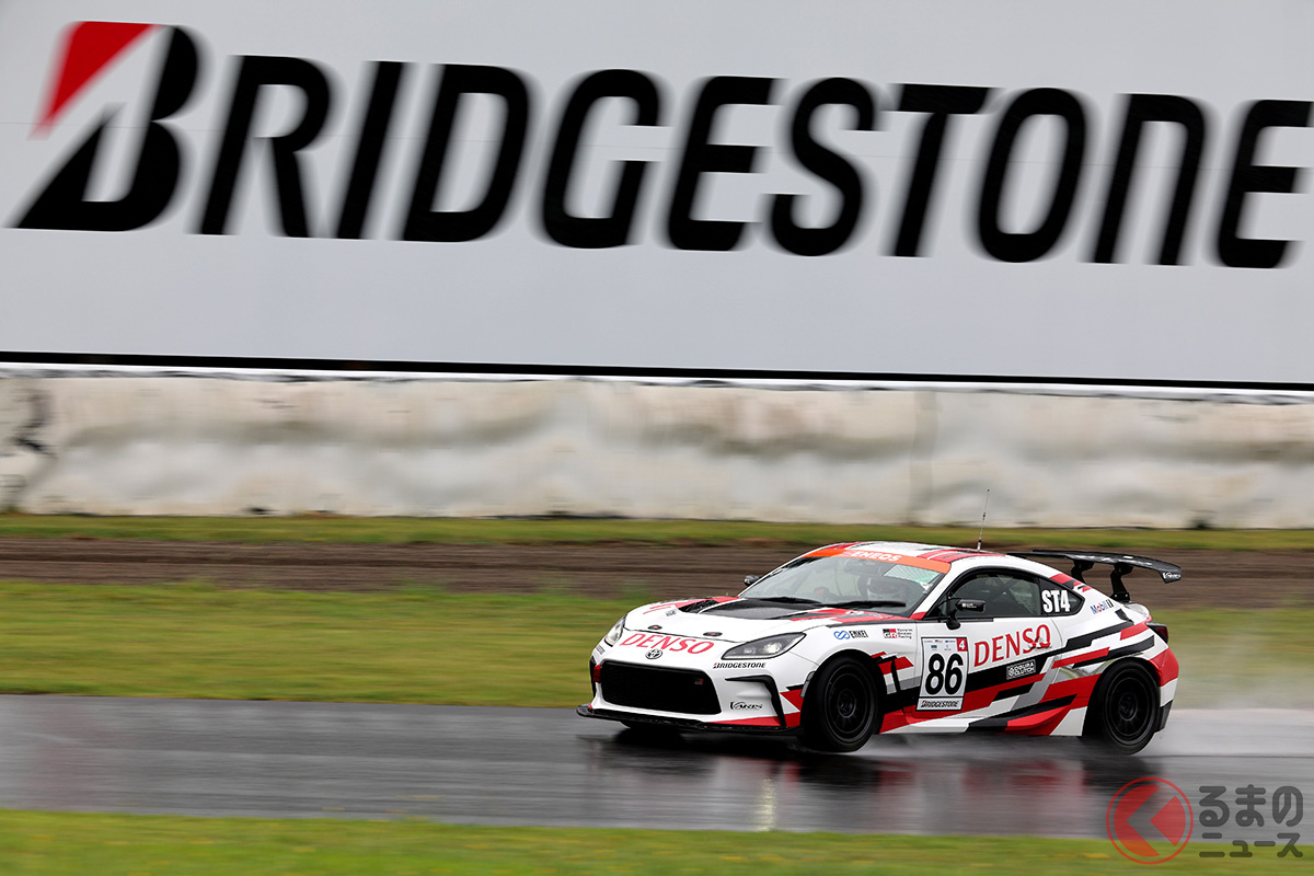 タイヤの価格において特にスポーツ走行向けは高価になる傾向がある