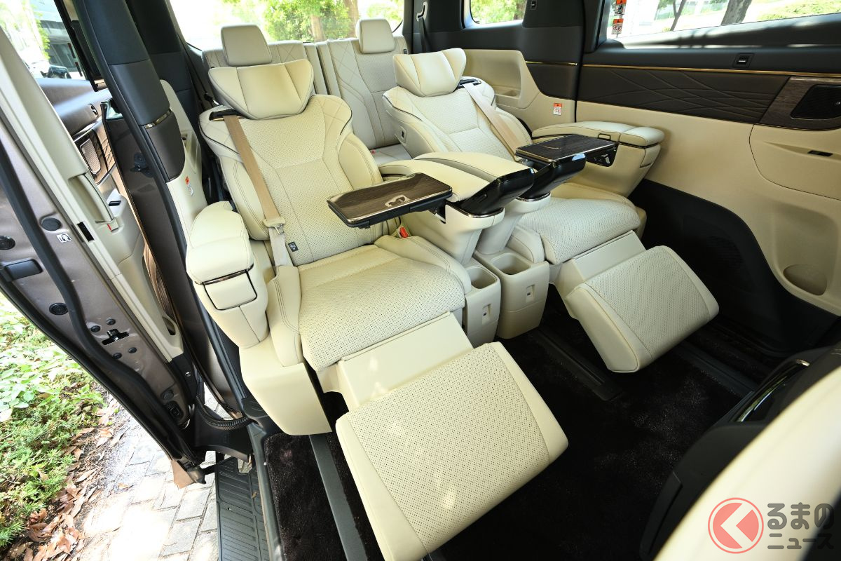 トヨタ新型「アルファード」