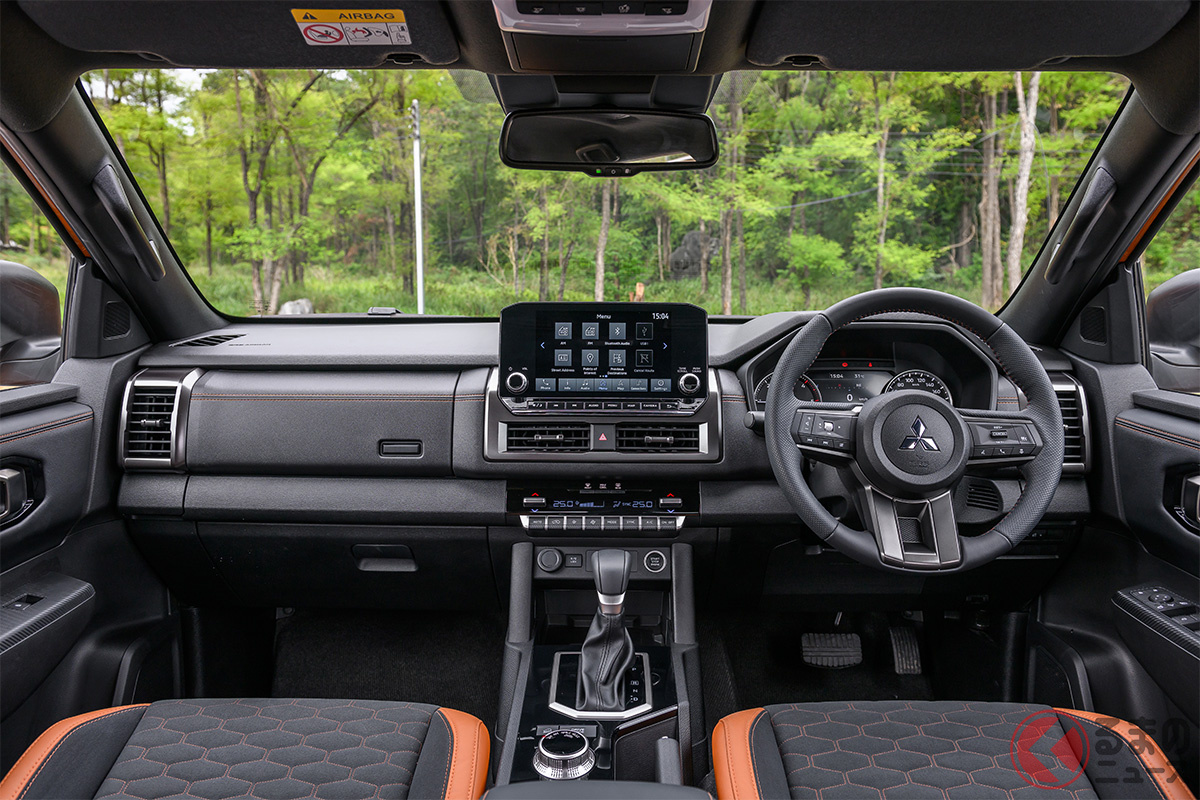 もはやSUV! 上質な三菱 新型「トライトン」の内装