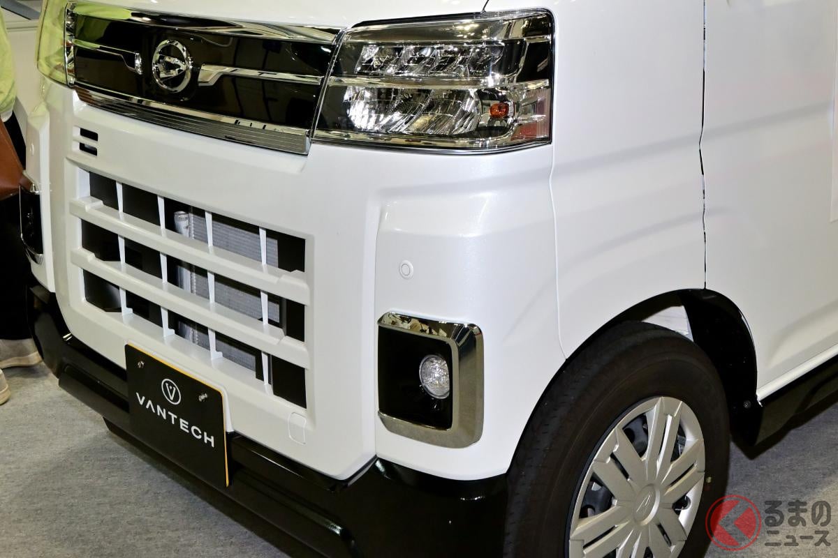 軽ボディに2段ベッド搭載!? 新型「Lunetta(ルネッタ)」初公開!(東京キャンピングカーショー2024)