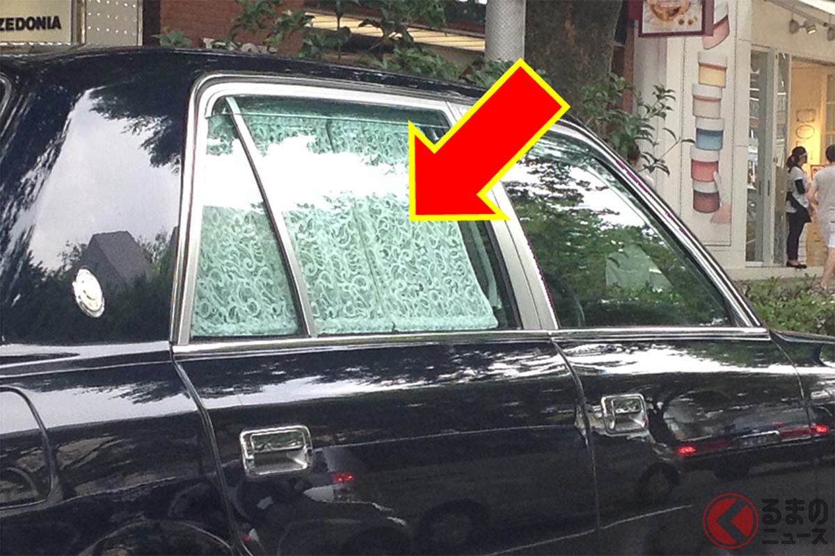 「カーテン取り付けて運転」はOKなのか?(画像はイメージ)