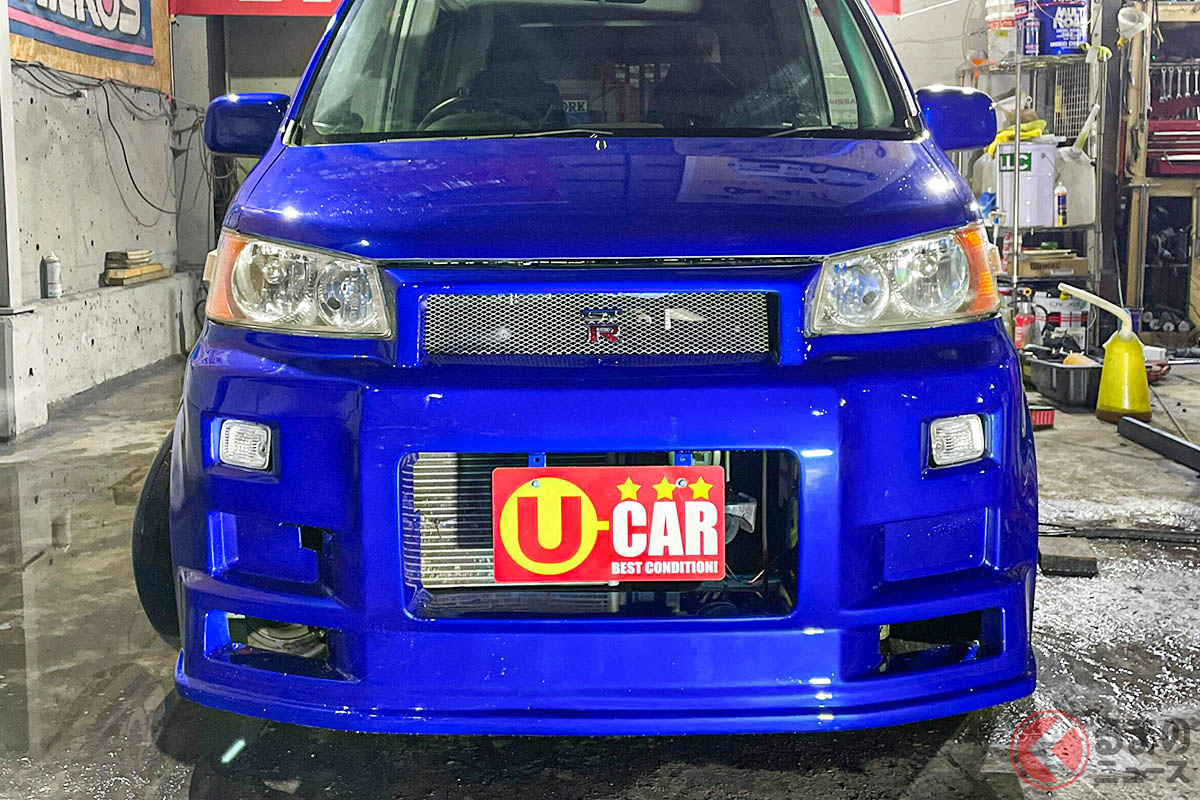 GT-R…じゃない! このクルマの正体は…?