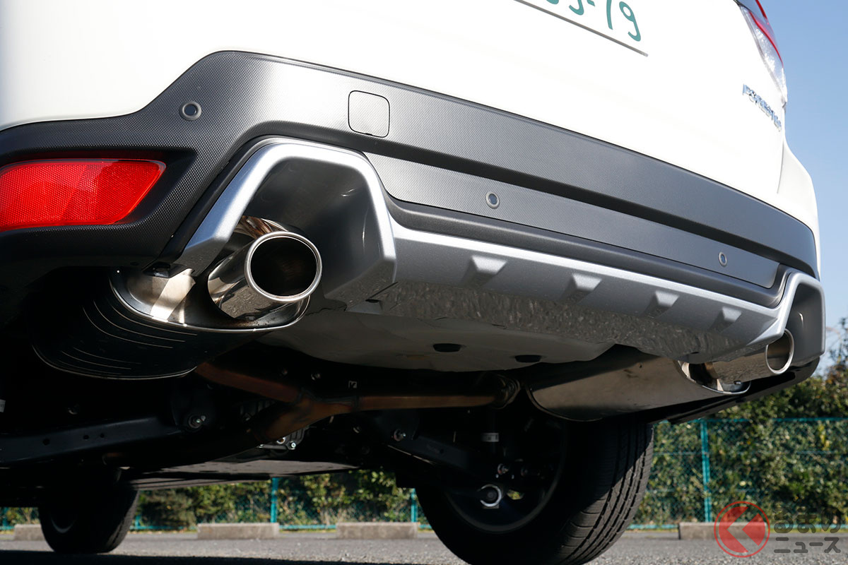「フォレスター」のターボ車は2本出しマフラー