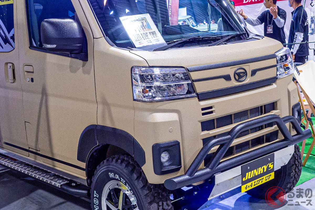 ド迫力リフトアップが施されたJUNKY’Sのダイハツ「アトレー」