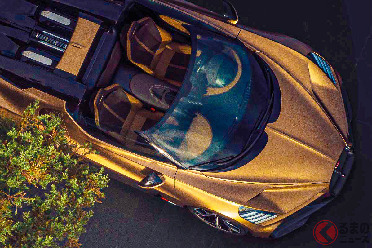 金色に身を包んだ特注のブガッティ「ミストラル」