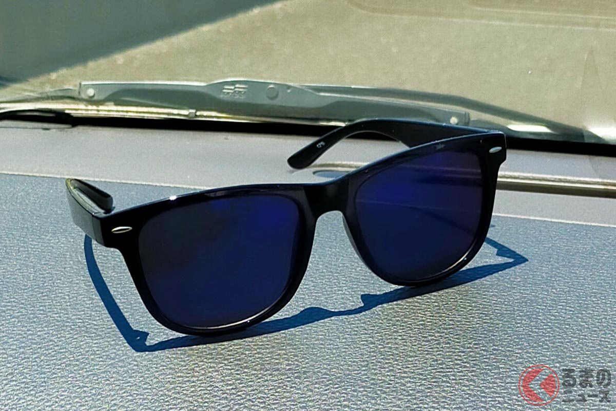 夏の暑い車内にサングラスを置いておくのは危険!