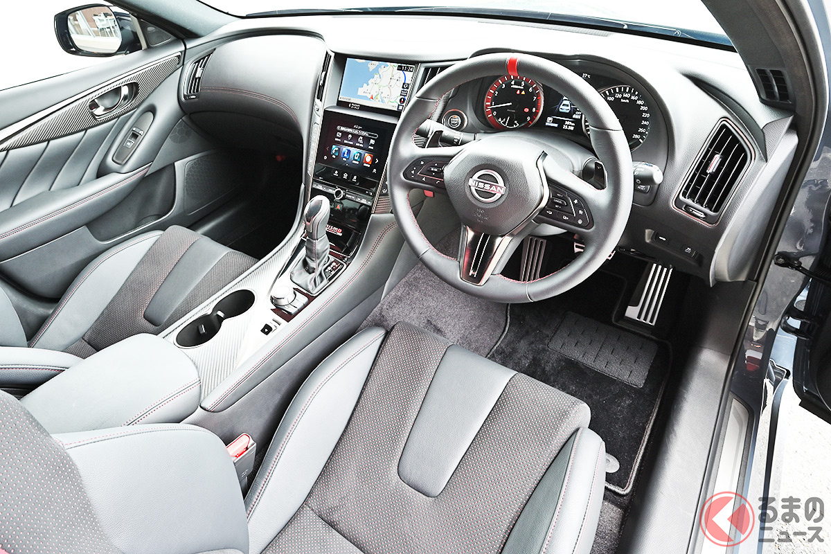 「NISMO」の赤アクセントを随所に採用