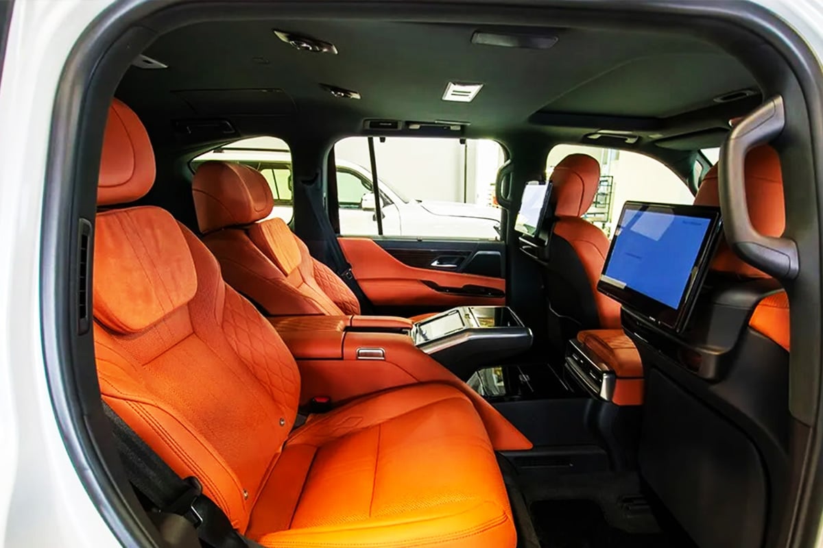 なぜレクサスの「最上級SUV 4人乗り仕様」が6000万円もするのか？（Photo：JamesEdition BV／Trasco Bremen GmbH）